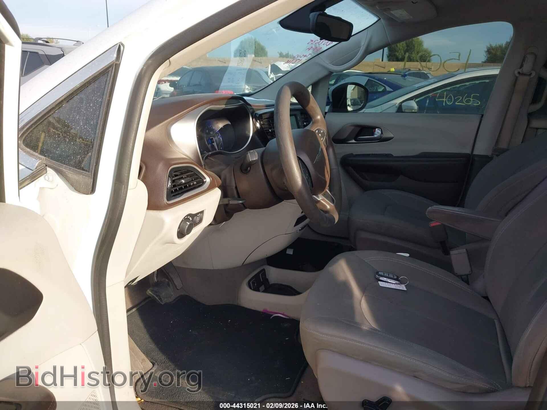 2017 CHRYSLER PACIFICA - VIN: 2C4RC1DG1HR642921 - Photo 5