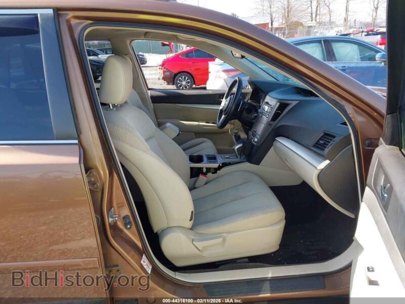 2011 Subaru OUTBACK (VIN 4S4BRBGC5B3424748) — photo 5 of 16