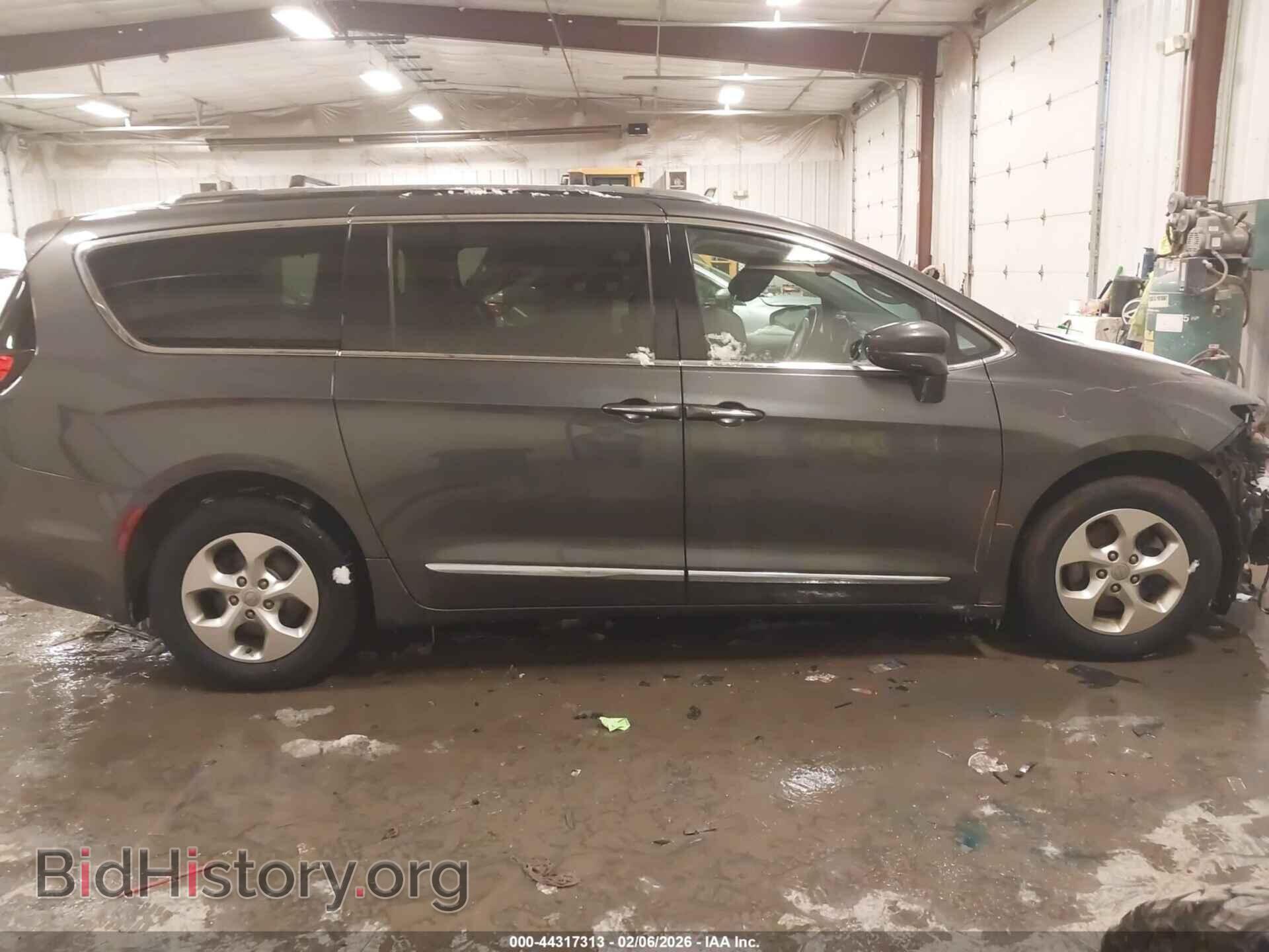 2017 CHRYSLER PACIFICA - VIN: 2C4RC1EGXHR810957 - Photo 13
