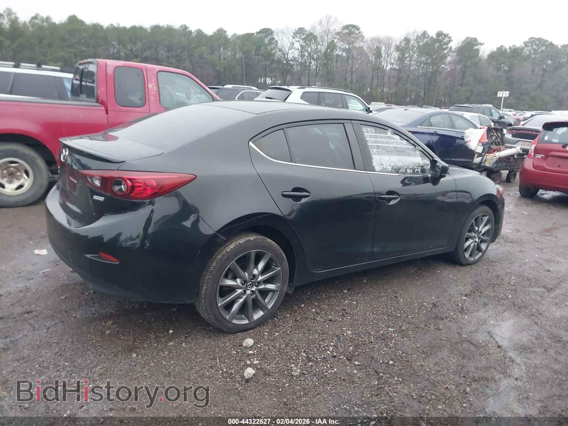 2018 MAZDA MAZDA3 - VIN: 3MZBN1V33JM202748 - Фото 12