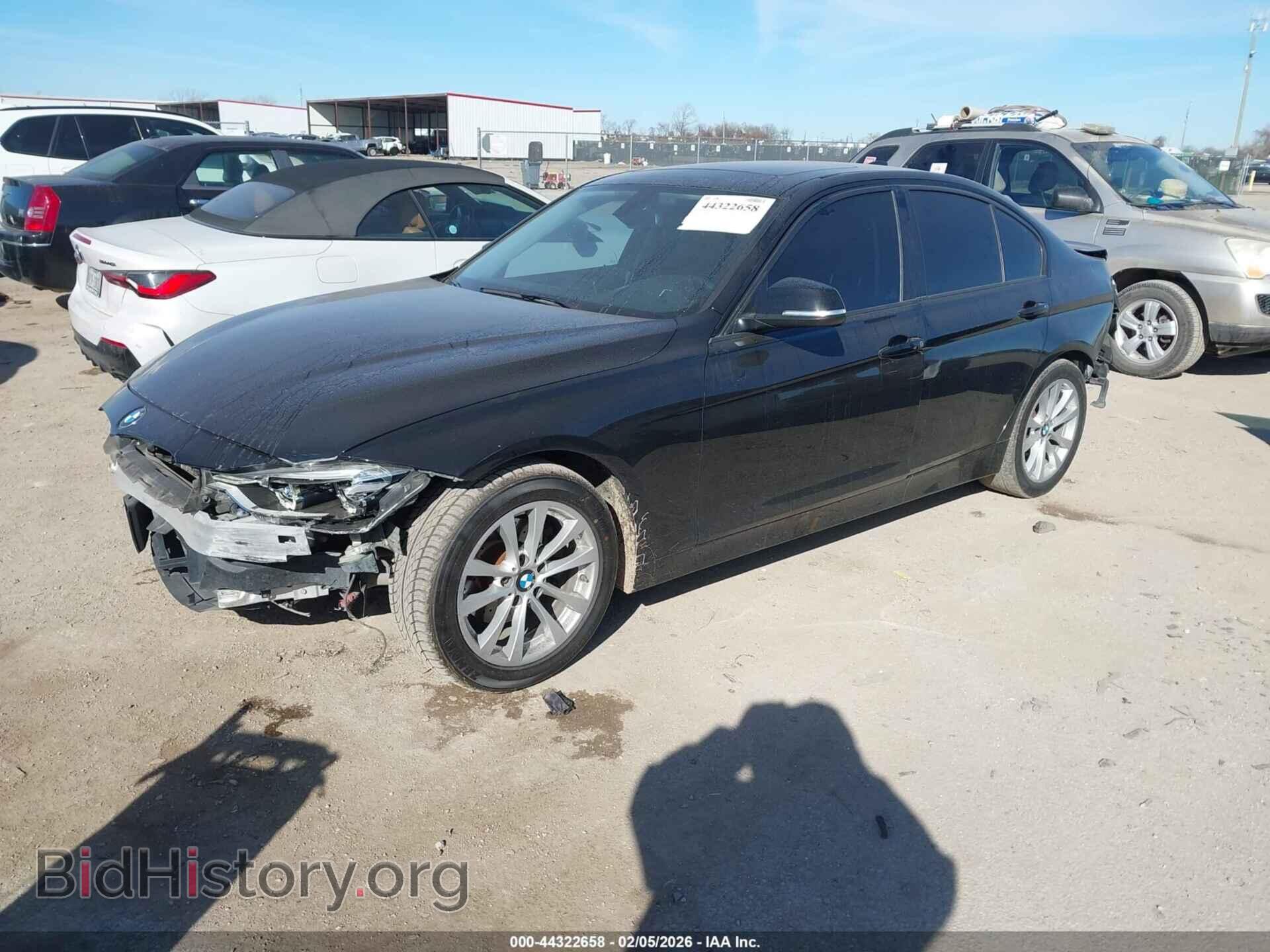 2018 BMW 320I - VIN: WBA8E1G52JNU92530 - Фото 2