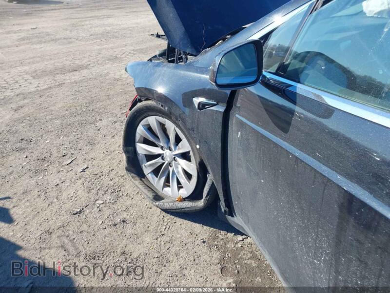 2016 Tesla MODEL X (VIN 5YJXCDE20GF034085) — photo 6 of 15