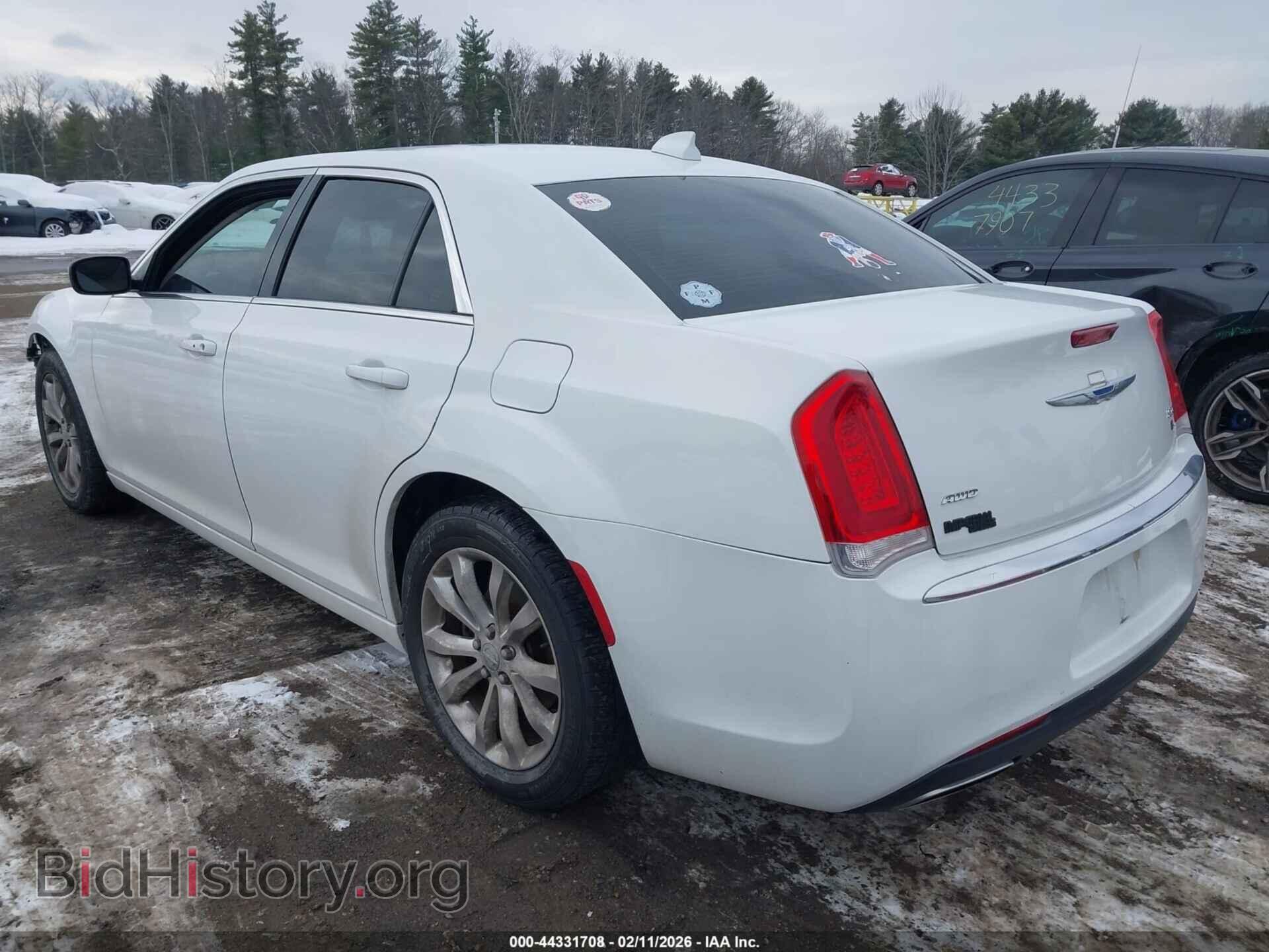 2017 CHRYSLER 300 - VIN: 2C3CCARG0HH622104 - Фото 3
