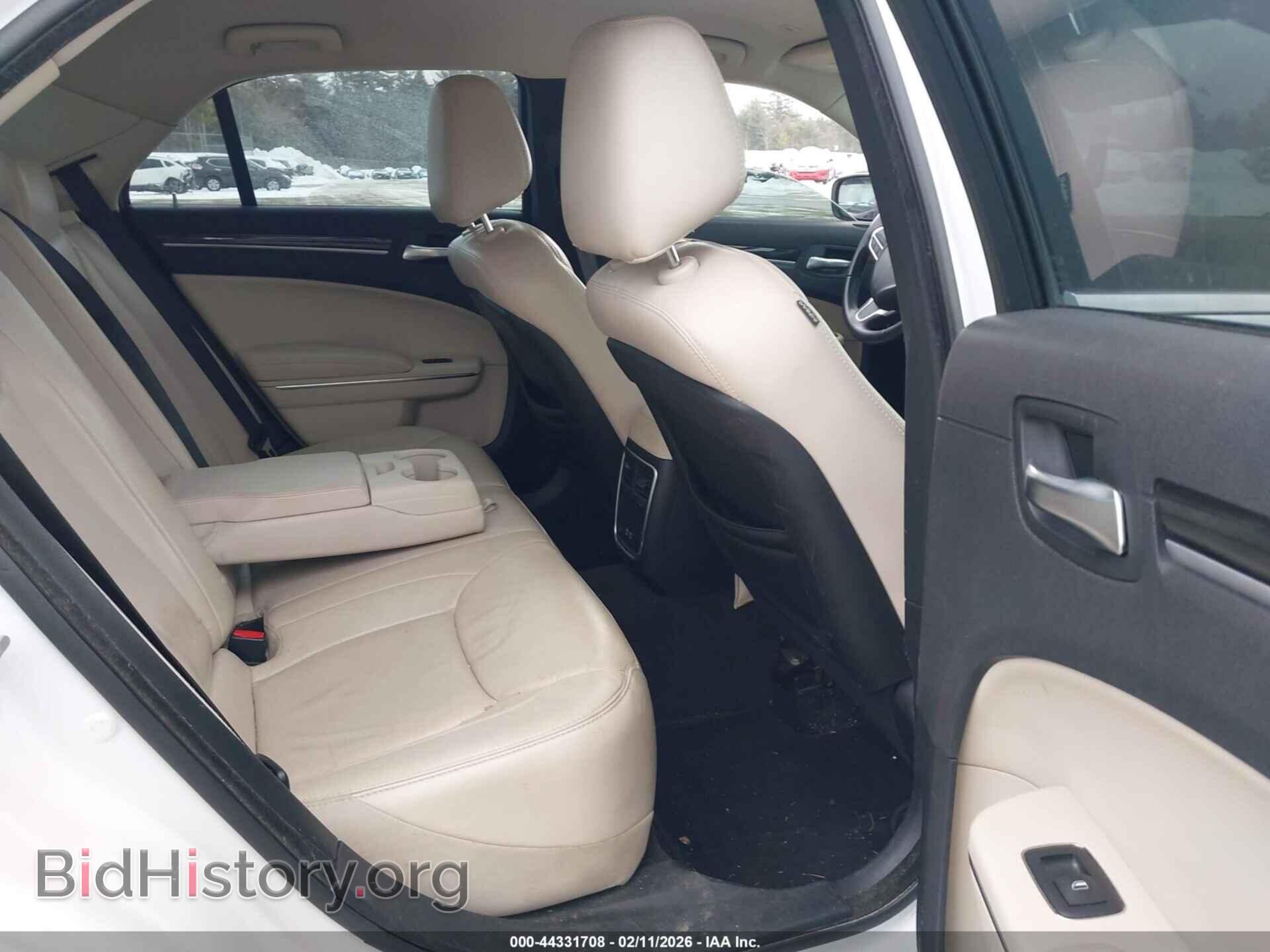 2017 CHRYSLER 300 - VIN: 2C3CCARG0HH622104 - Фото 8