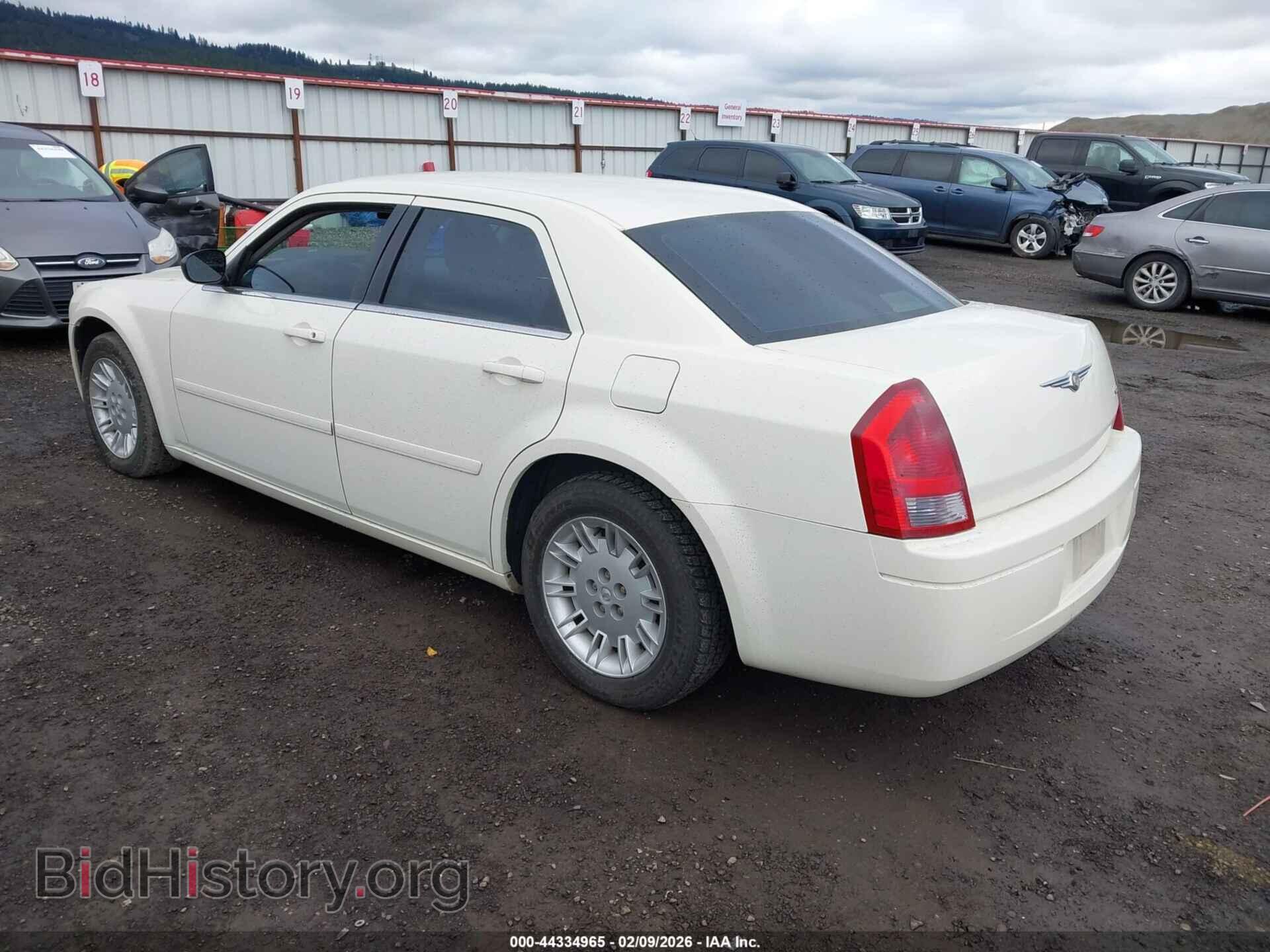 2005 CHRYSLER 300 - VIN: 2C3AA43RX5H104120 - Фото 3