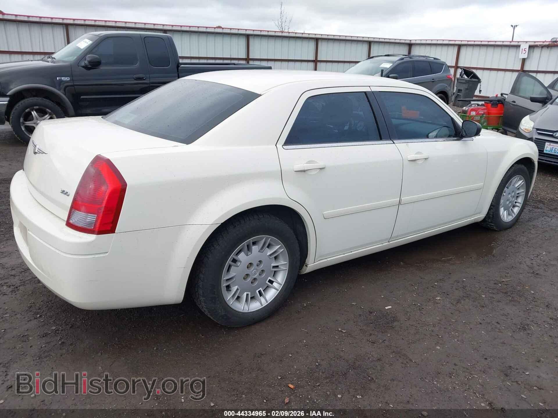 2005 CHRYSLER 300 - VIN: 2C3AA43RX5H104120 - Фото 4