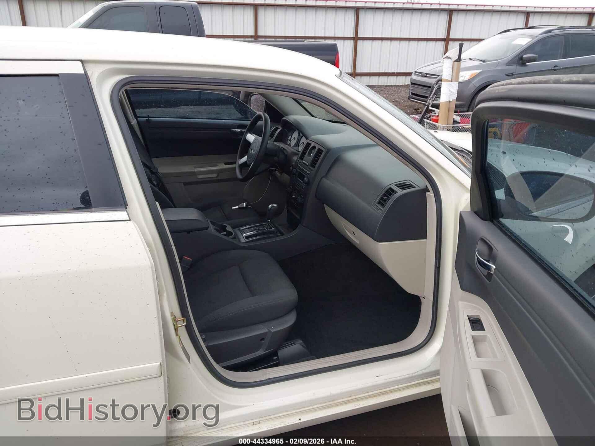 2005 CHRYSLER 300 - VIN: 2C3AA43RX5H104120 - Фото 5