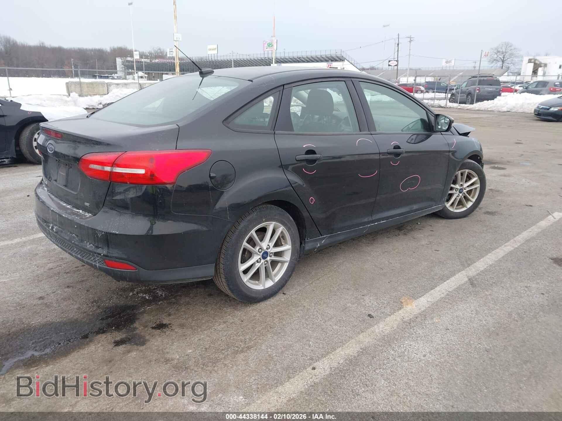 2017 FORD FOCUS - VIN: 1FADP3F2XHL334639 - Фото 4
