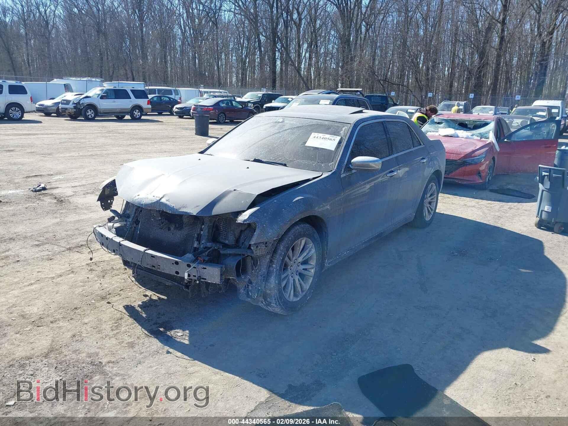 2017 CHRYSLER 300C - VIN: 2C3CCAEGXHH663376 - Фото 2