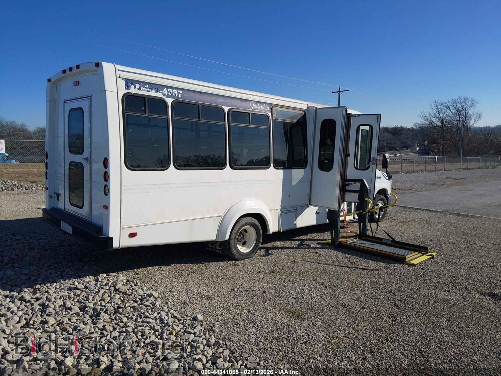 2012 FORD E-450 CUTAWAY - VIN: 1FDFE4FSXCDA67452 - Фото 4