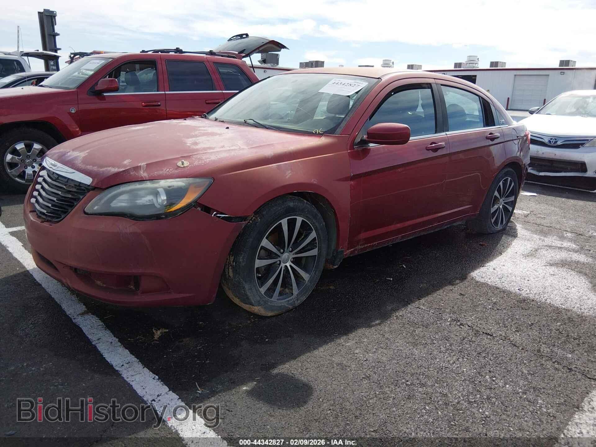 2013 CHRYSLER 200 - VIN: 1C3CCBBG3DN737989 - Фото 2