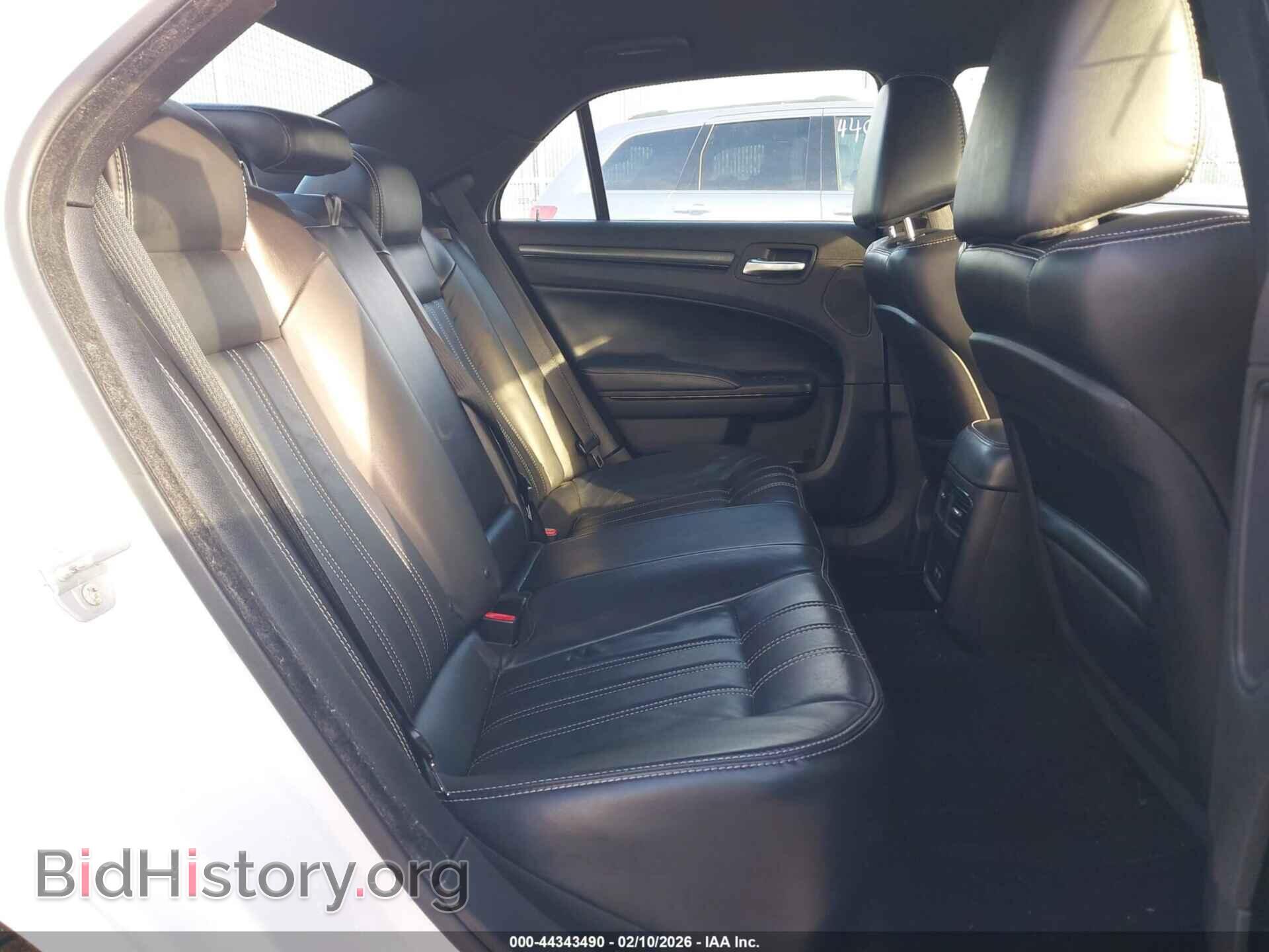 2016 CHRYSLER 300 - VIN: 2C3CCAGG9GH182756 - Photo 8
