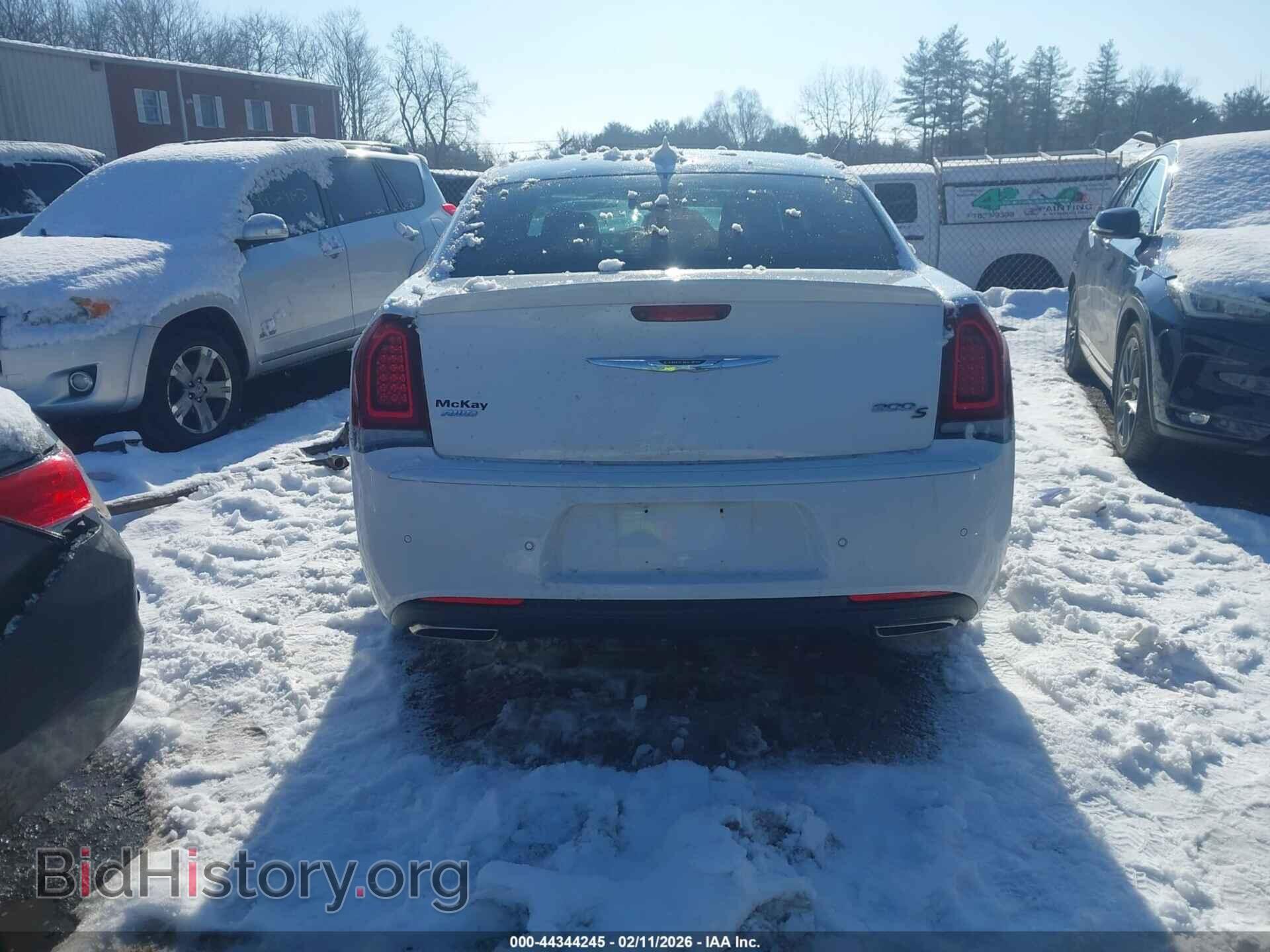 2019 CHRYSLER 300 - VIN: 2C3CCAGG0KH747291 - Фото 16