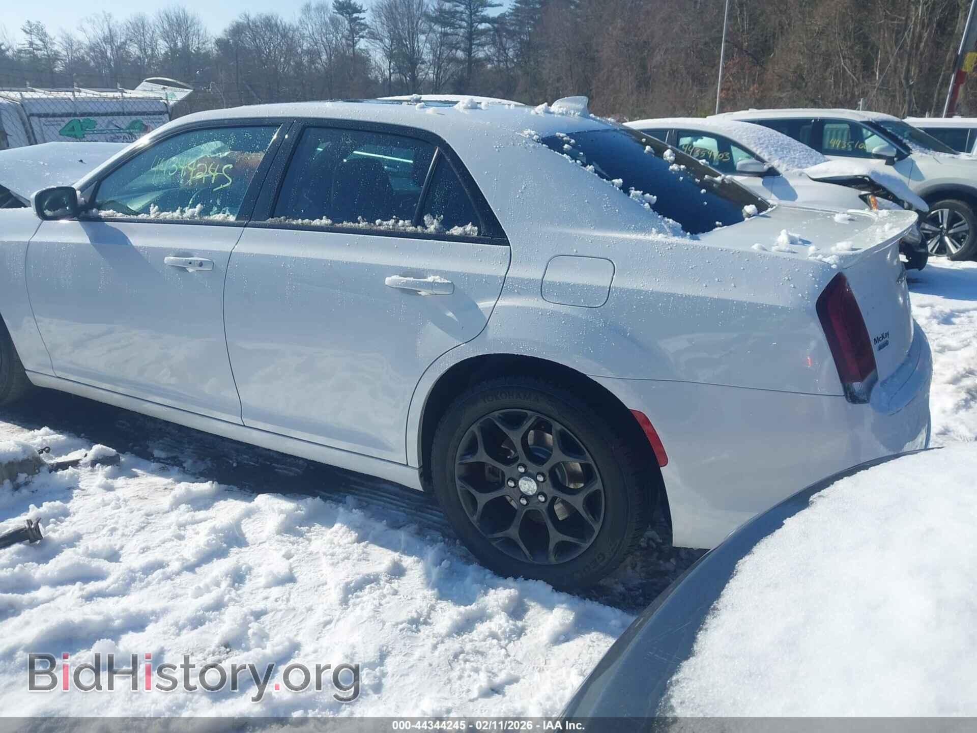 2019 CHRYSLER 300 - VIN: 2C3CCAGG0KH747291 - Фото 3