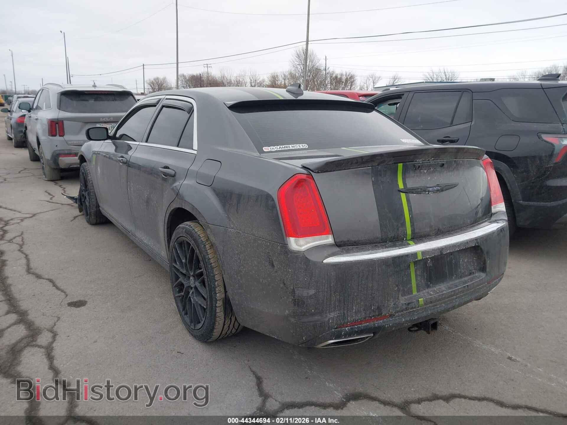 2019 CHRYSLER 300 - VIN: 2C3CCARG4KH548953 - Фото 3