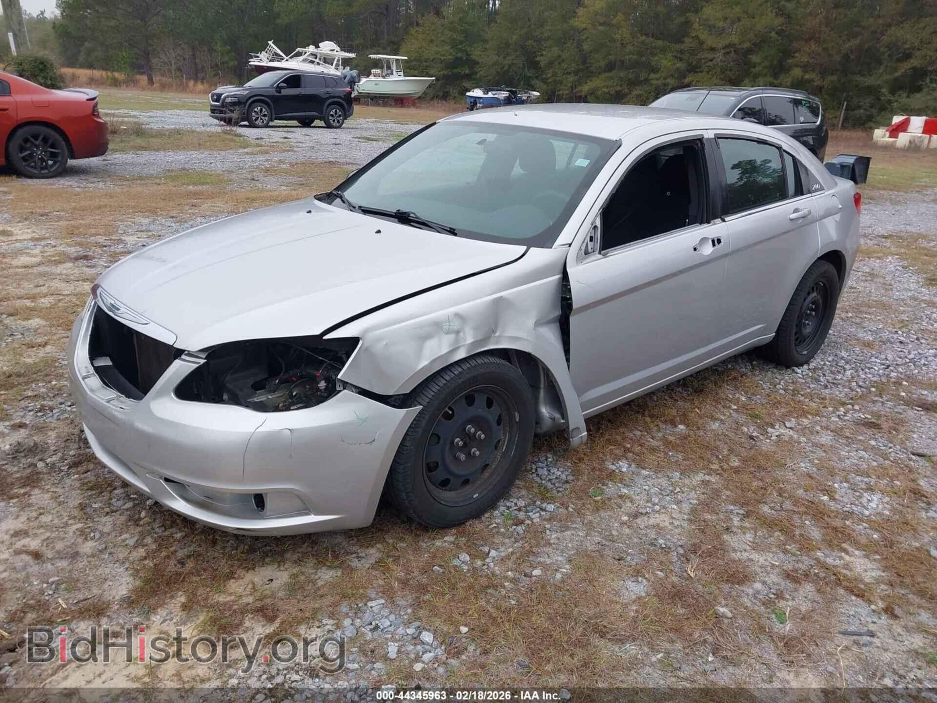 2012 CHRYSLER 200 - VIN: 1C3CCBAB6CN150433 - Photo 2