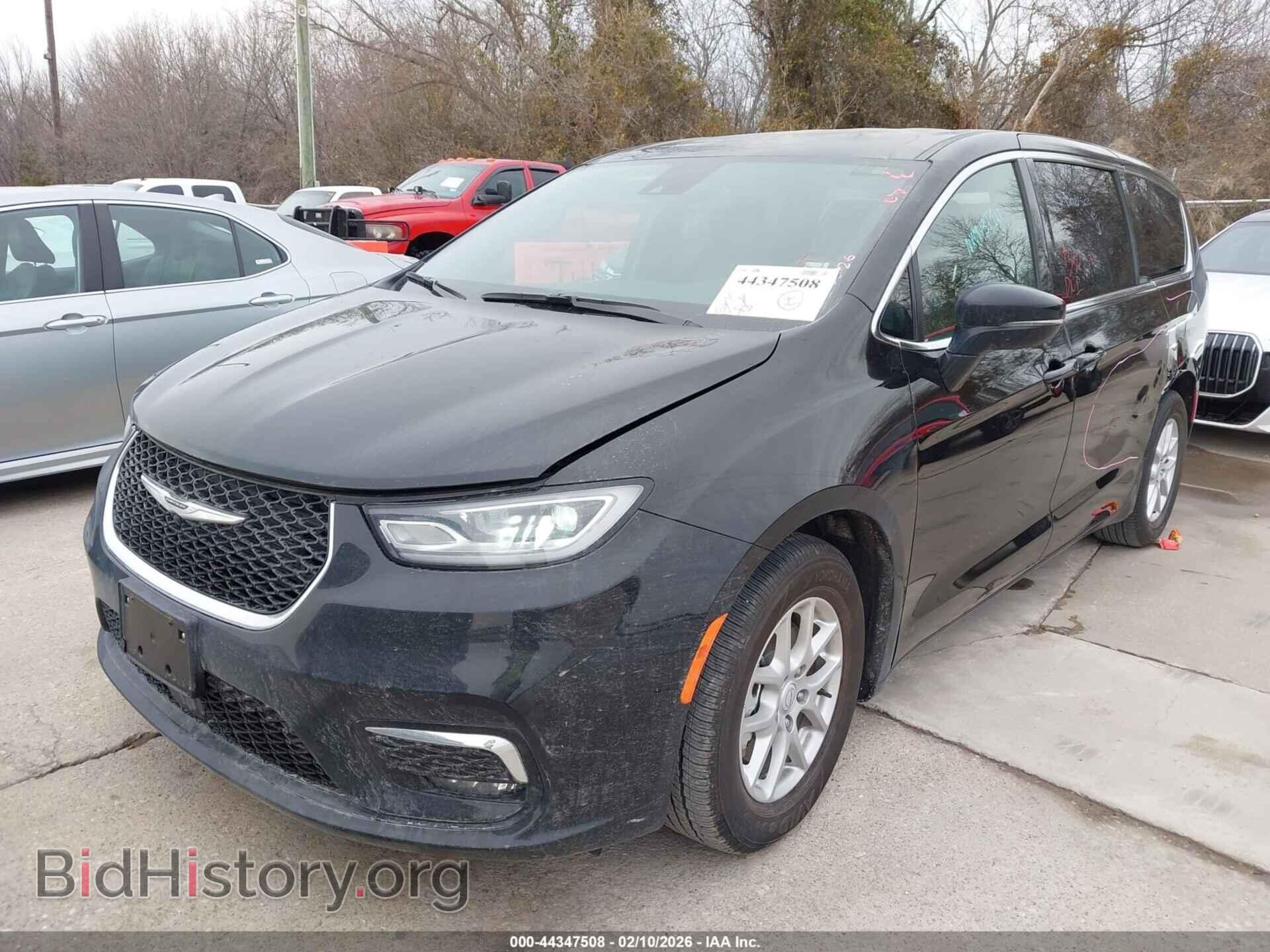 2026 CHRYSLER PACIFICA - VIN: 2C4RC1BGXTR174621 - Photo 2