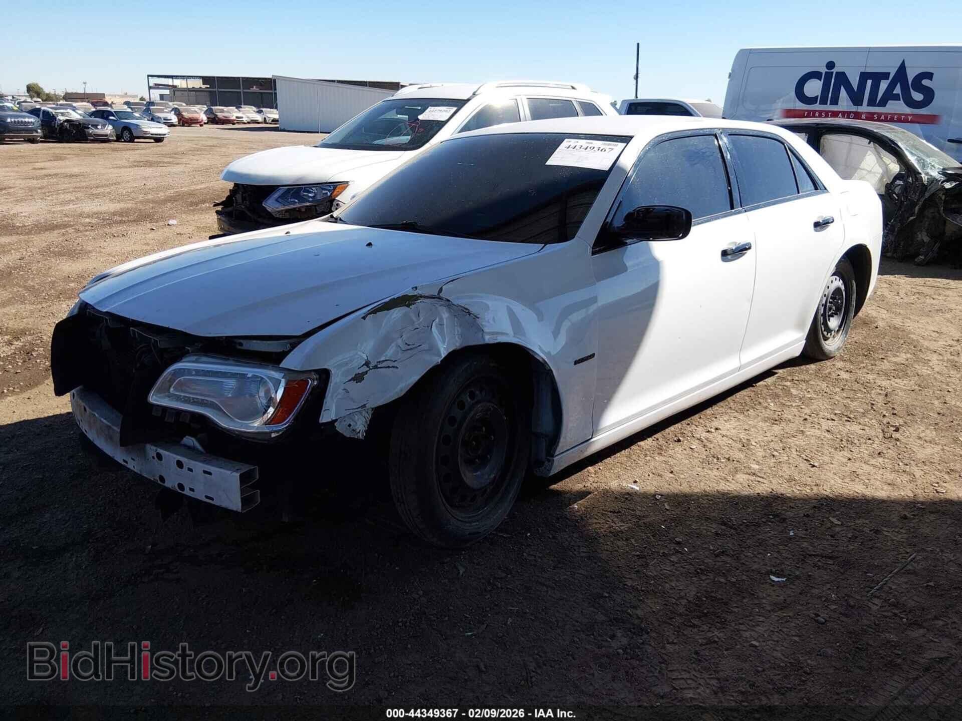 2013 CHRYSLER 300C - VIN: 2C3CCAET0DH710101 - Фото 2