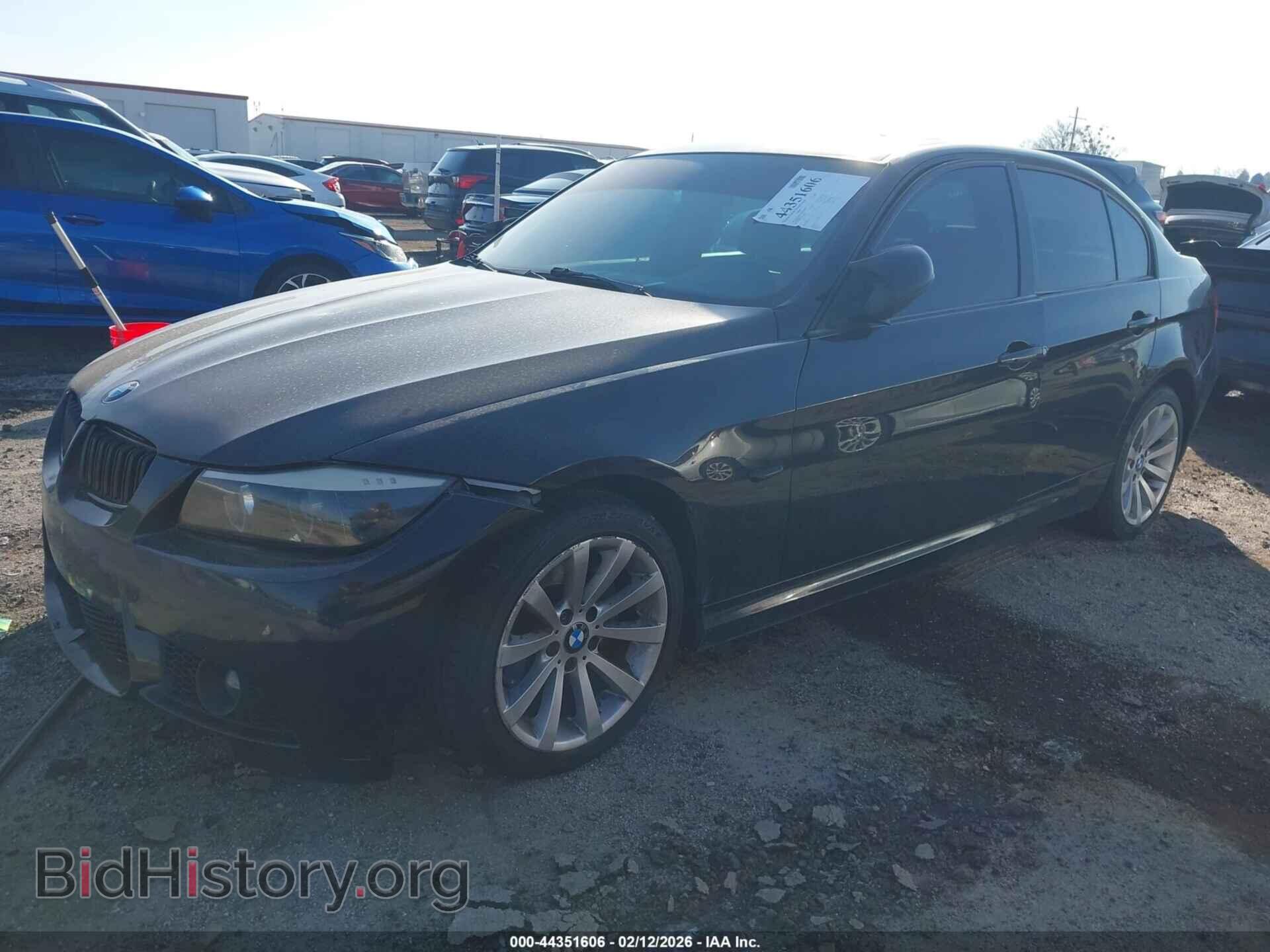 2011 BMW 328I - VIN: WBAPH7C50BE678029 - Фото 2