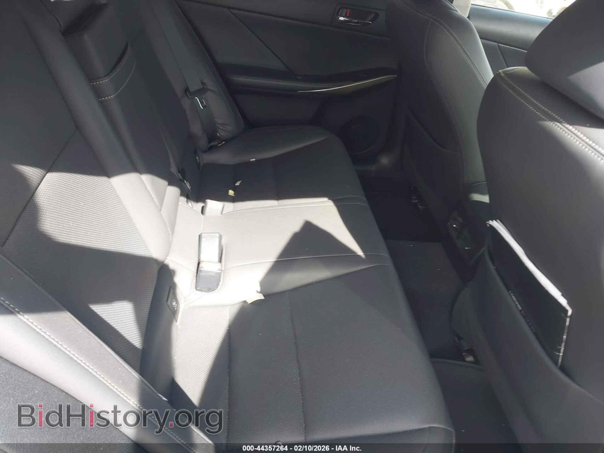 2016 LEXUS IS 200T - VIN: JTHBA1D22G5013819 - Фото 8