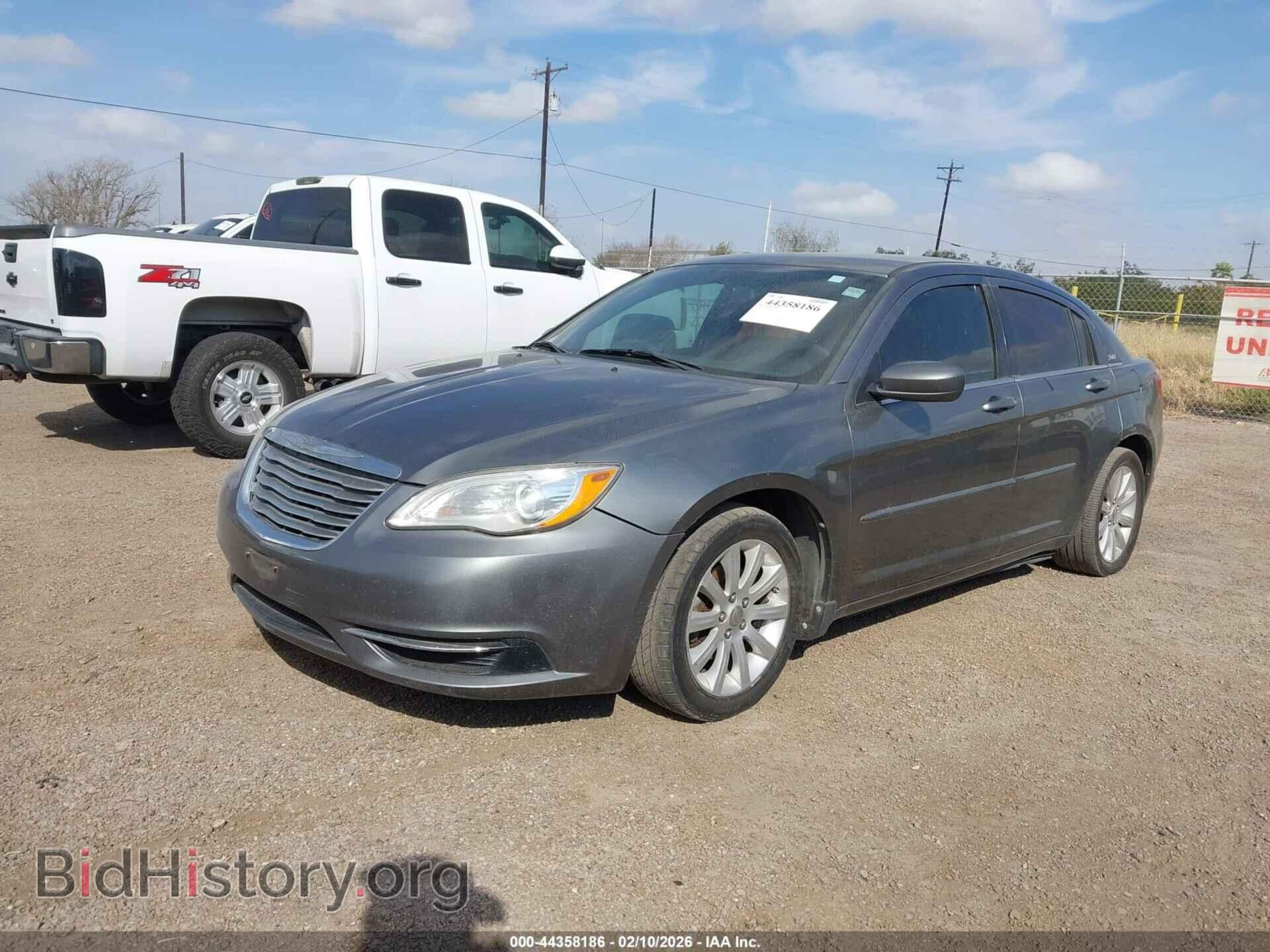 2013 CHRYSLER 200 - VIN: 1C3CCBBG4DN659822 - Фото 2