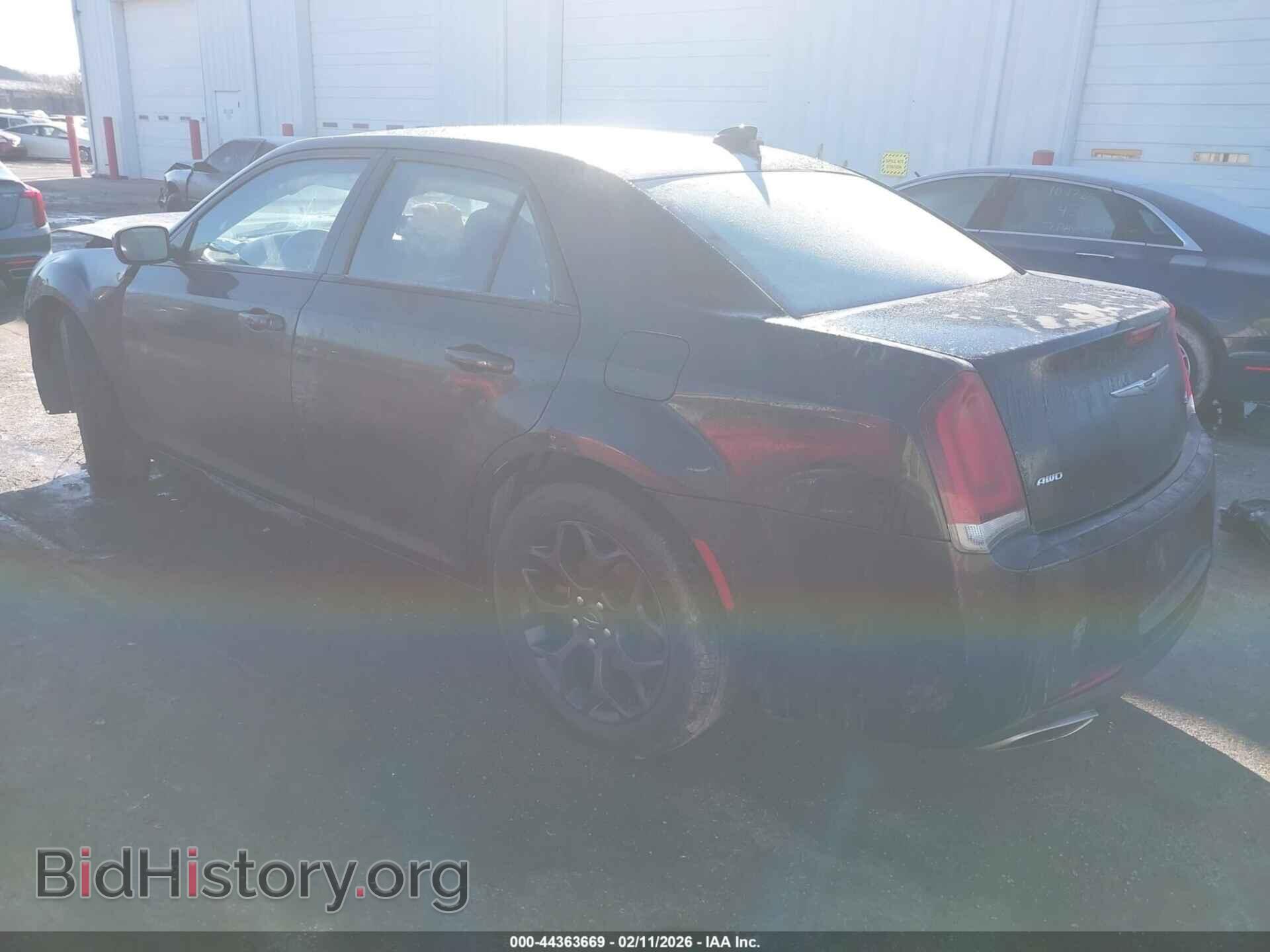2019 CHRYSLER 300 - VIN: 2C3CCAGG0KH648762 - Фото 3