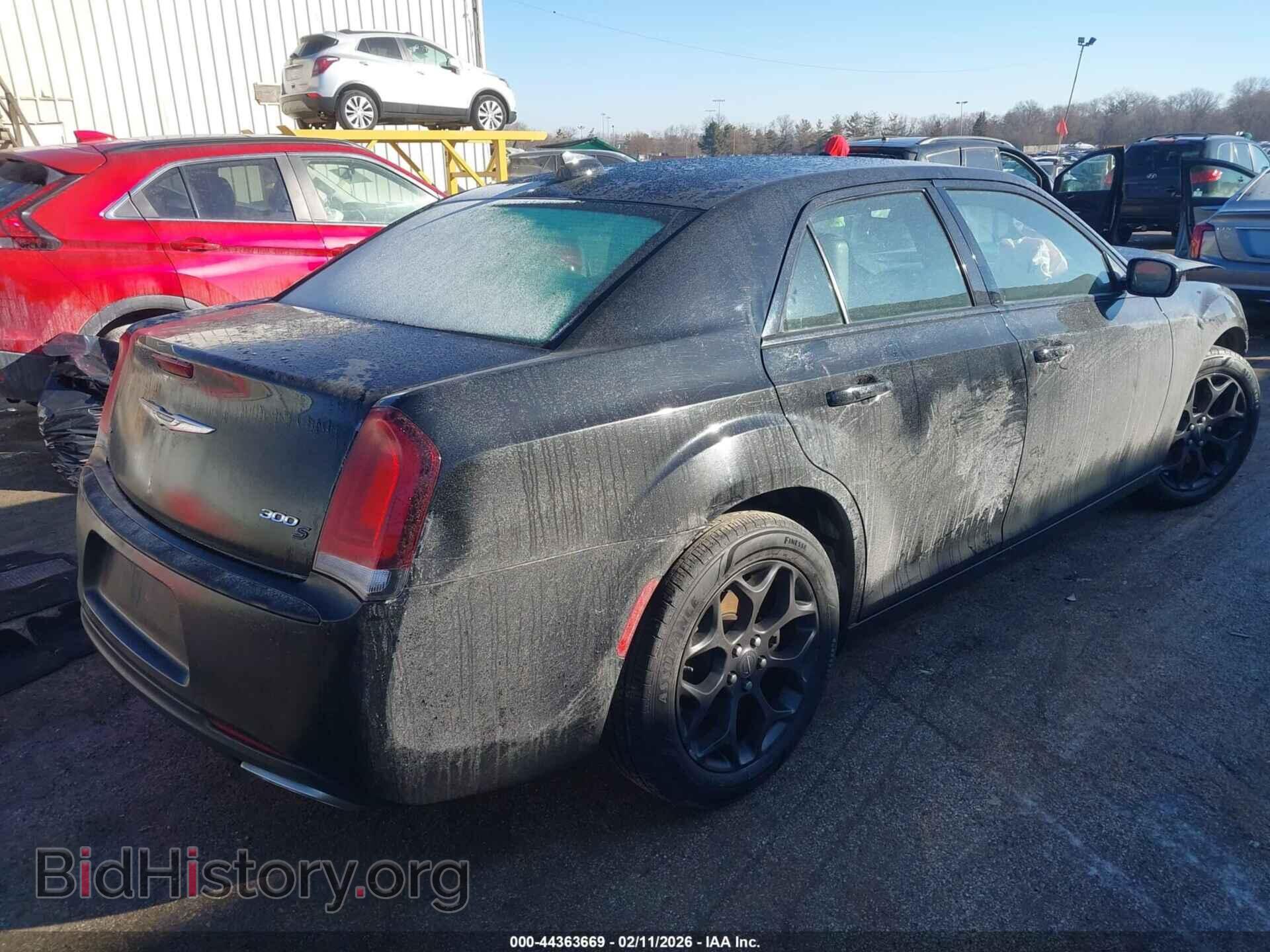 2019 CHRYSLER 300 - VIN: 2C3CCAGG0KH648762 - Фото 4