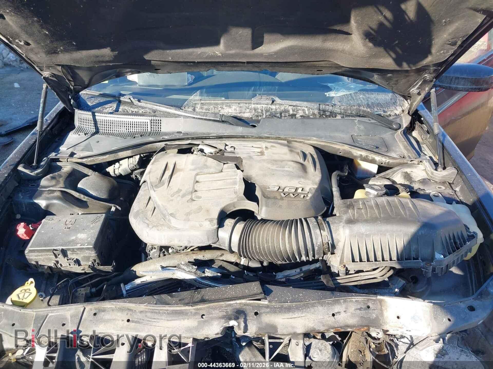 2019 CHRYSLER 300 - VIN: 2C3CCAGG0KH648762 - Фото 10