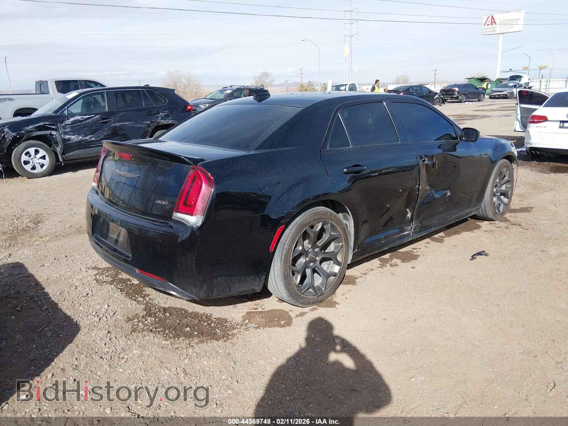 2017 CHRYSLER 300 - VIN: 2C3CCABGXHH506080 - Фото 3