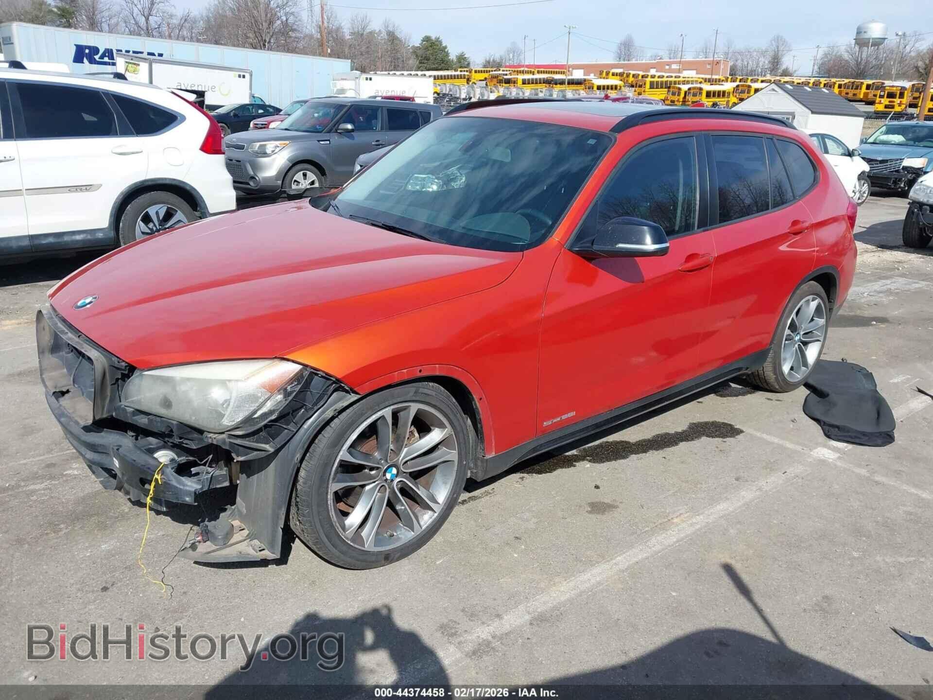 2015 BMW X1 - VIN: WBAVM1C57FV314700 - Фото 2