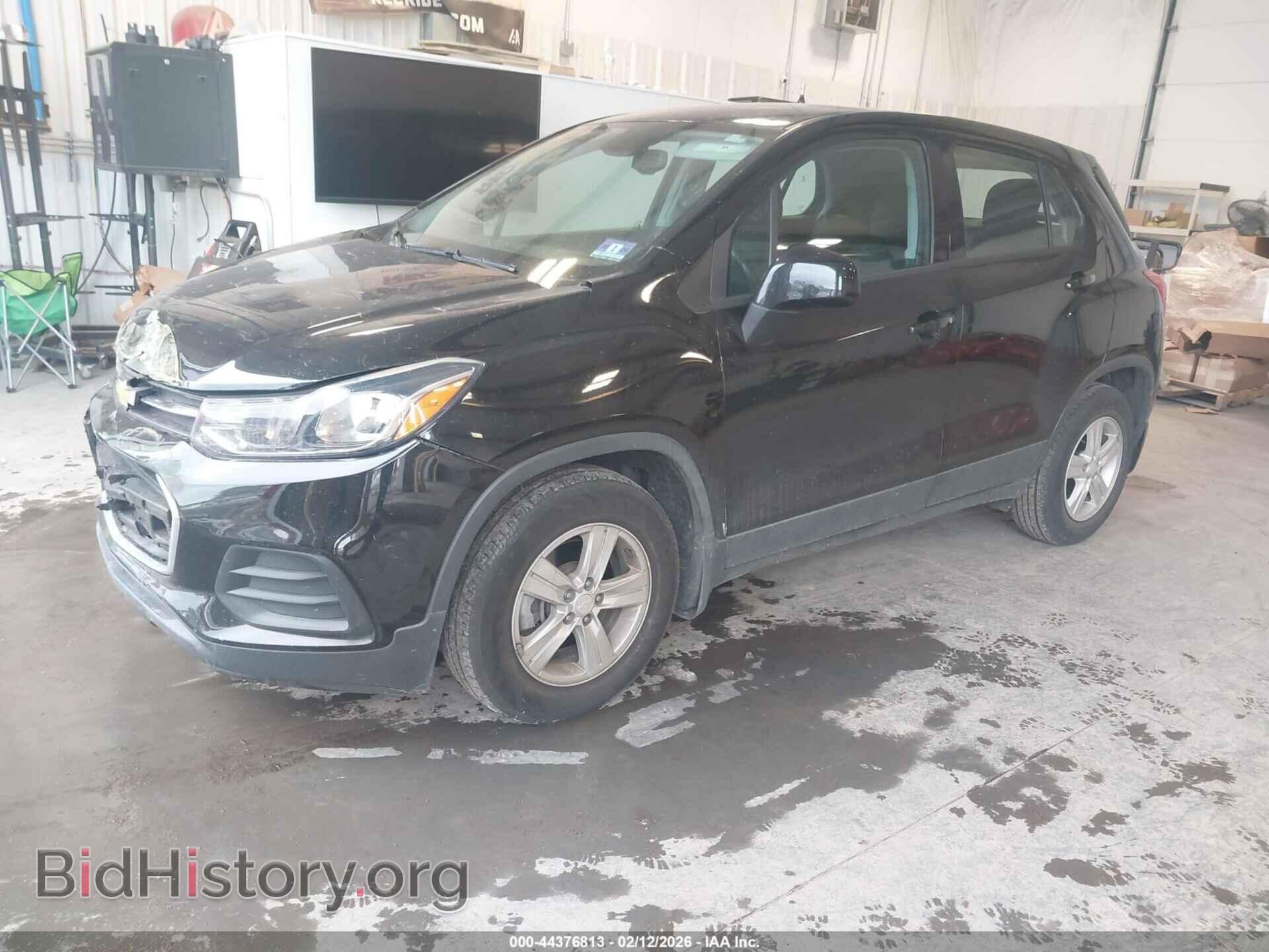2019 CHEVROLET TRAX - VIN: 3GNCJKSB3KL233680 - Фото 2