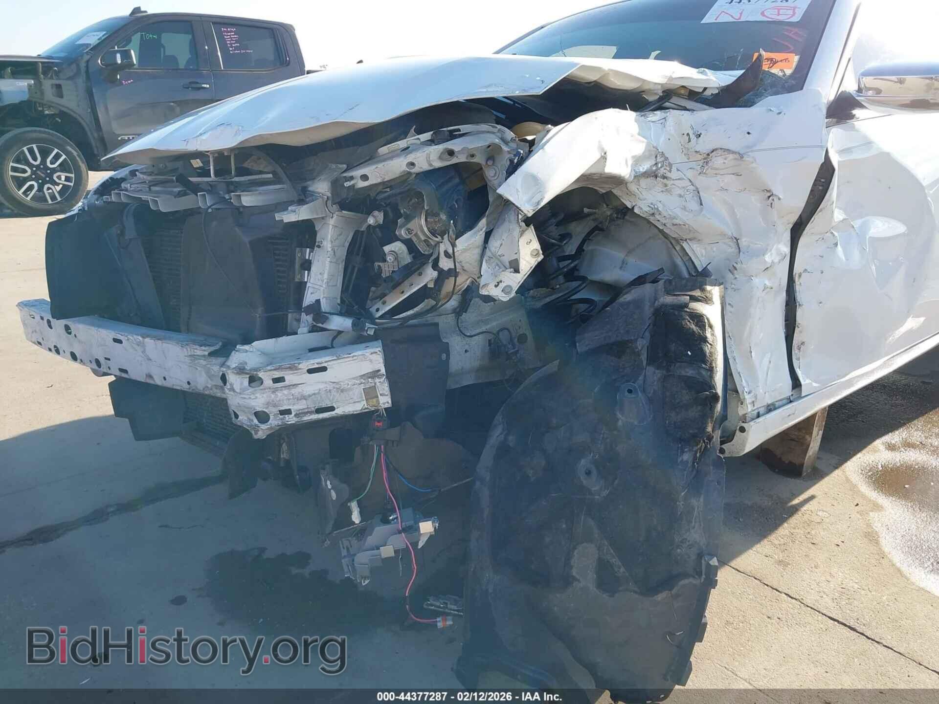 2014 CHRYSLER 300C - VIN: 2C3CCAEG3EH379972 - Фото 6