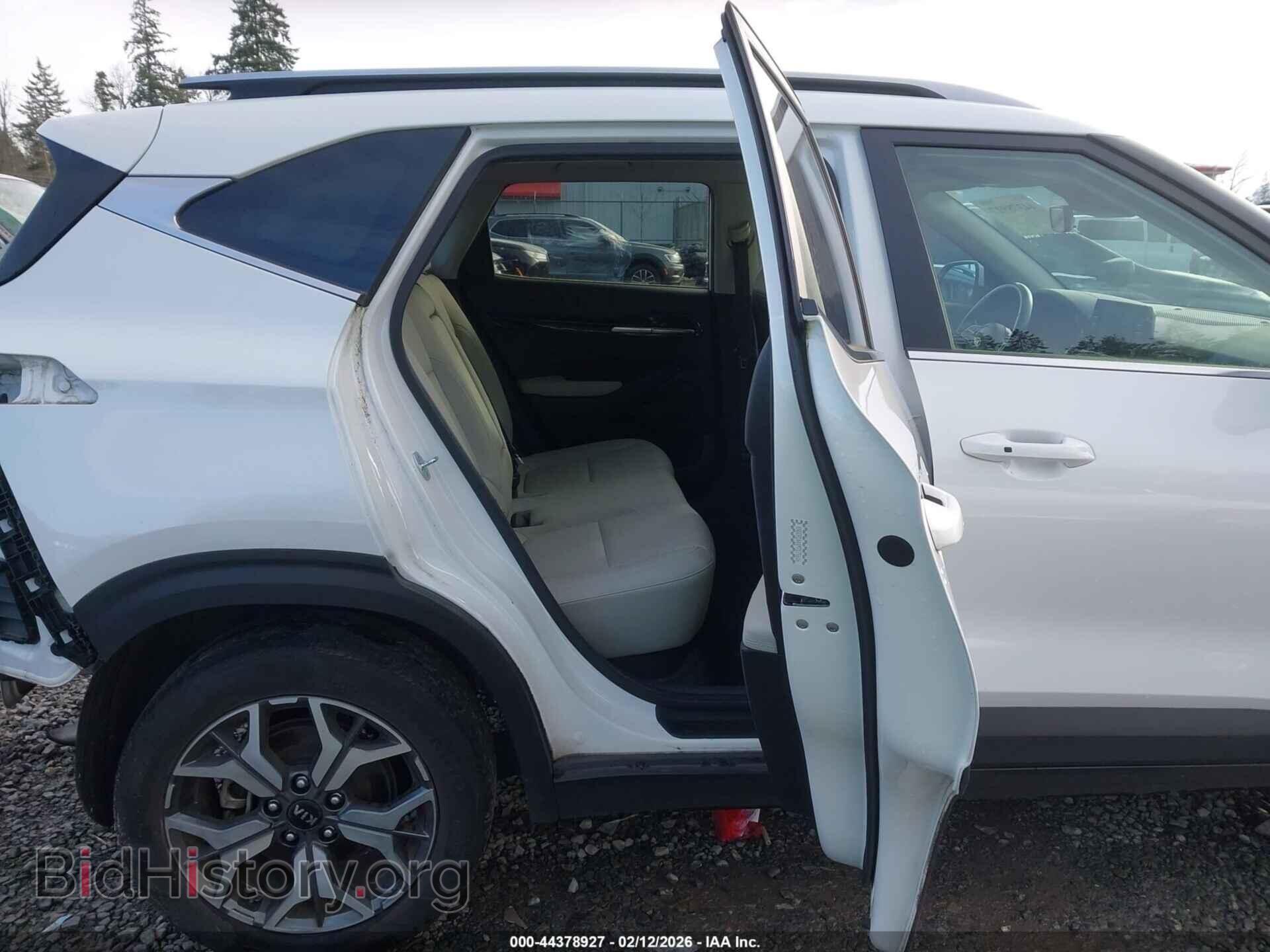 2021 KIA SELTOS - VIN: KNDERCAAXM7175616 - Фото 8
