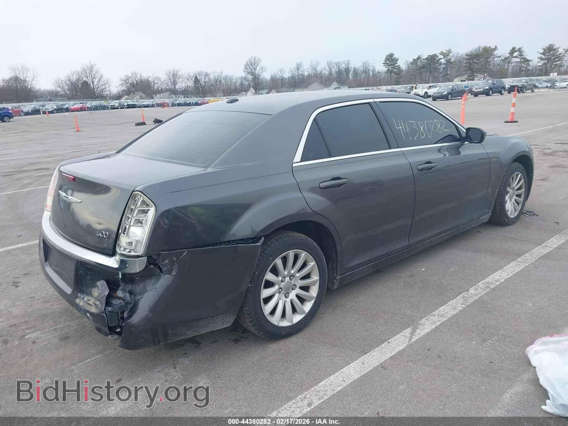 2014 CHRYSLER 300 - VIN: 2C3CCAAG5EH100933 - Фото 4