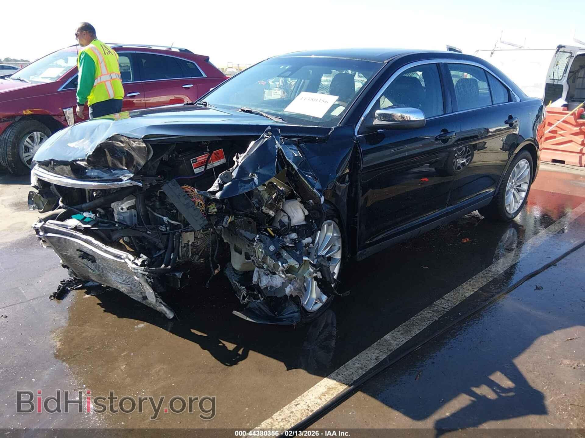 2018 FORD TAURUS - VIN: 1FAHP2F8XJG120412 - Фото 2