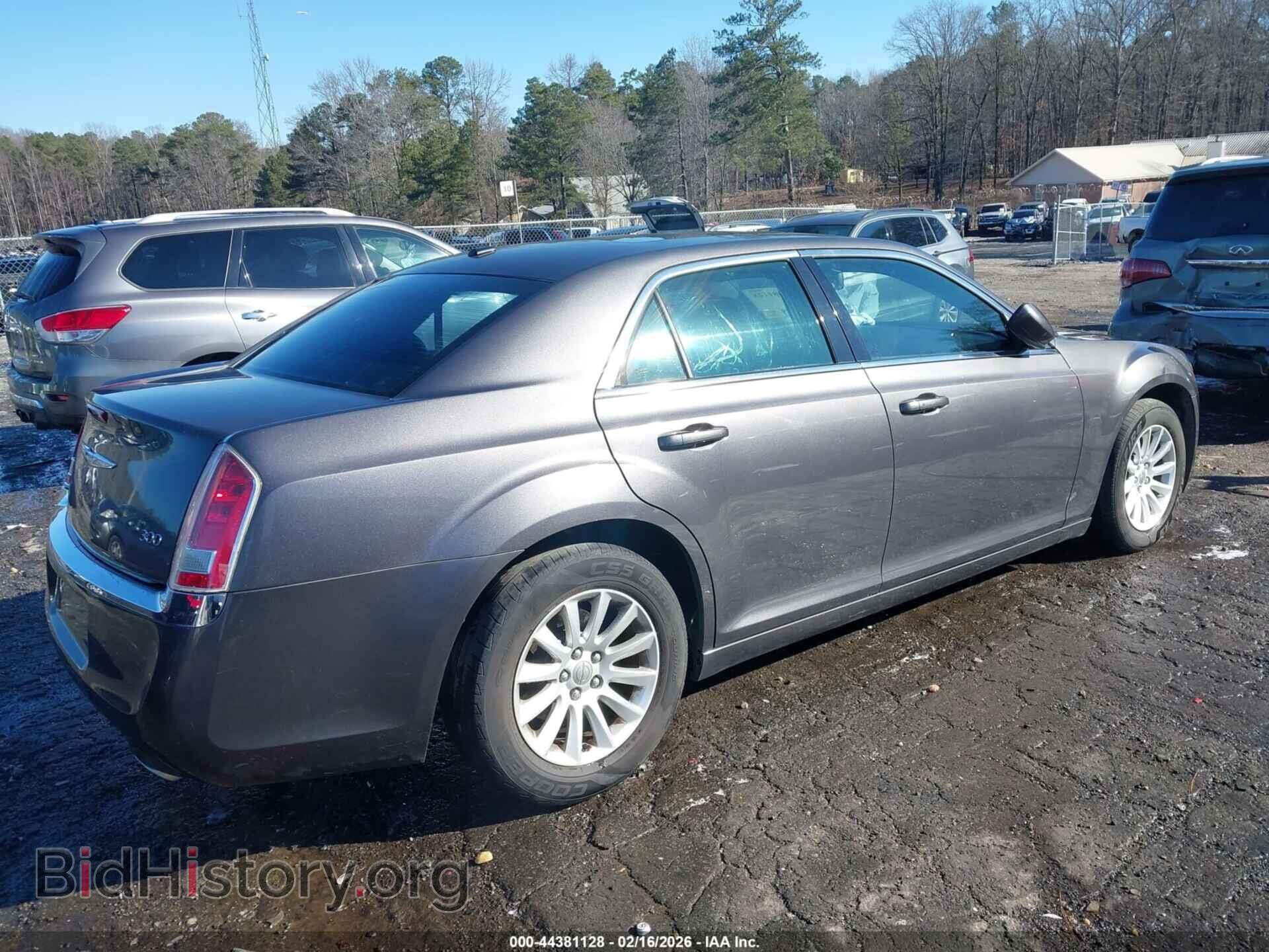 2014 CHRYSLER 300 - VIN: 2C3CCAAG3EH375958 - Фото 4