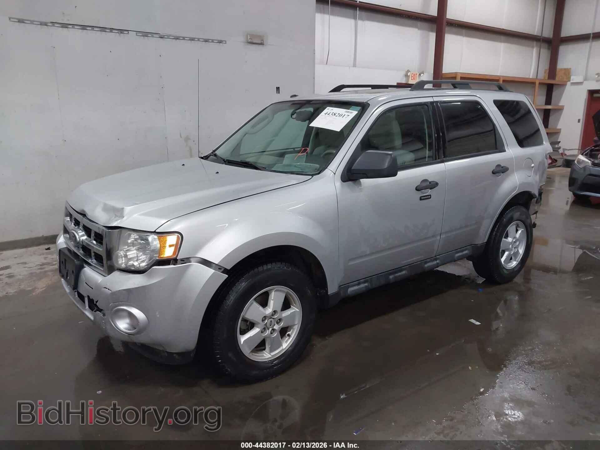 2010 FORD ESCAPE - VIN: 1FMCU0D77AKB63738 - Фото 2