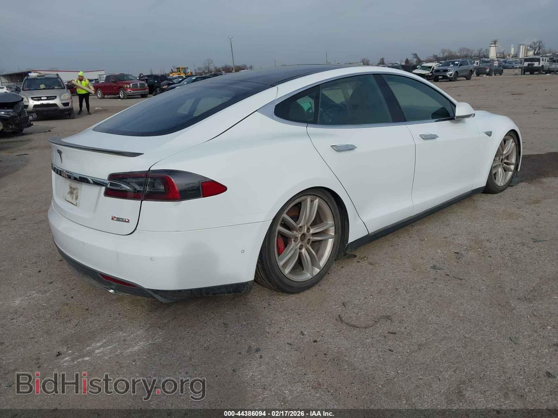 2015 TESLA MODEL S - VIN: 5YJSA1H42FF091091 - Photo 4