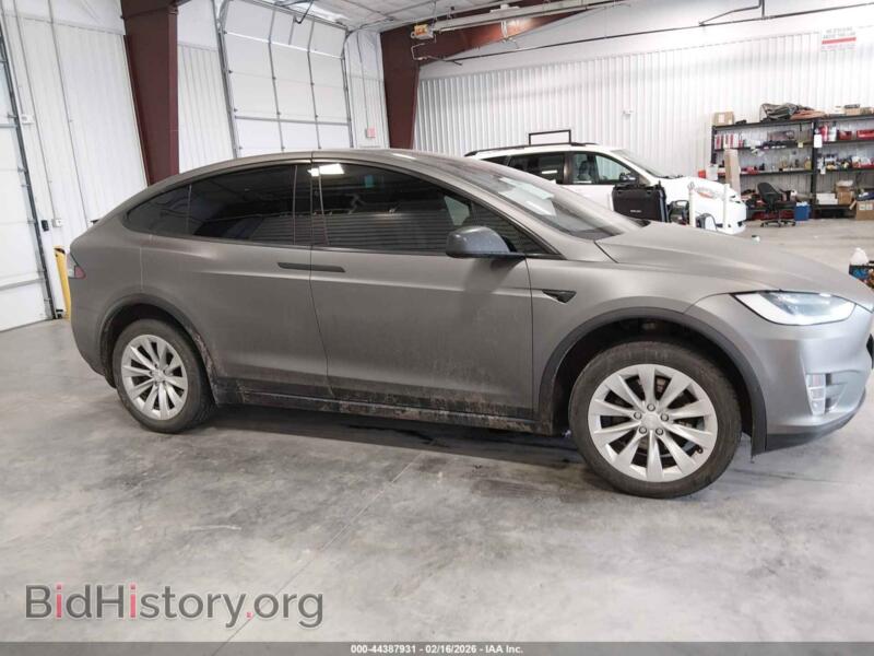 2019 Tesla MODEL X (VIN 5YJXCDE26KF184985) — photo 13 of 18
