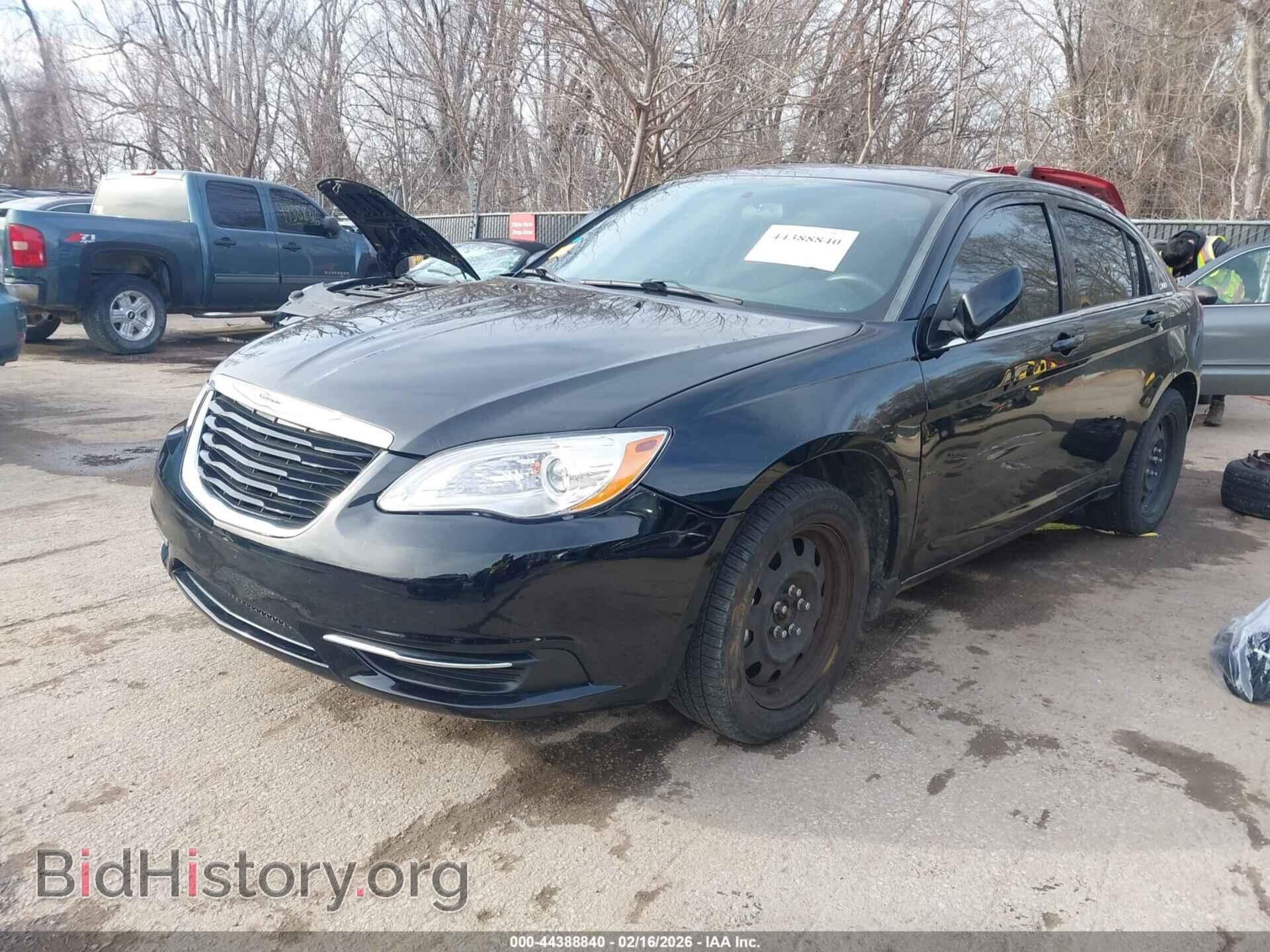 2013 CHRYSLER 200 - VIN: 1C3CCBAG1DN737166 - Фото 2