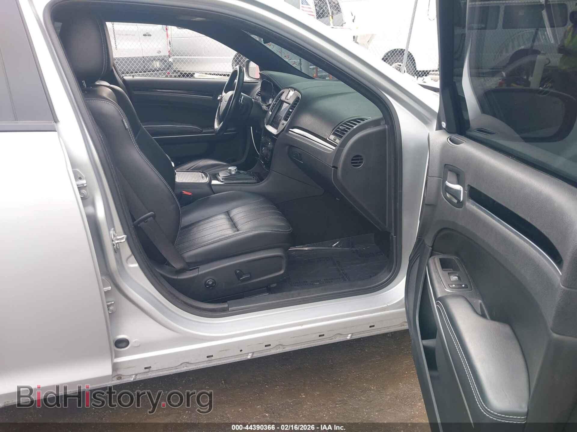 2020 CHRYSLER 300 - VIN: 2C3CCABT7LH180809 - Фото 5