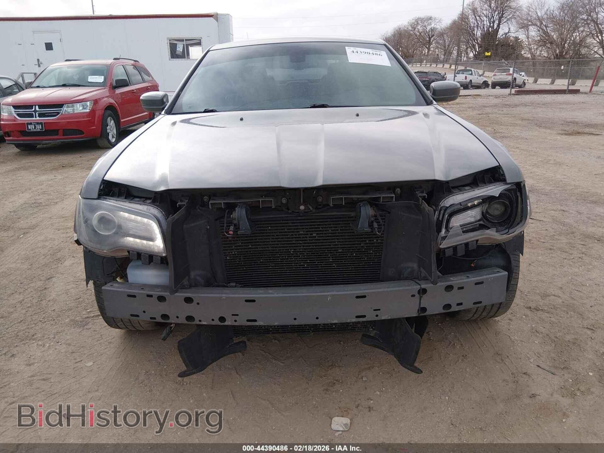 2019 CHRYSLER 300 - VIN: 2C3CCABG8KH697540 - Фото 6