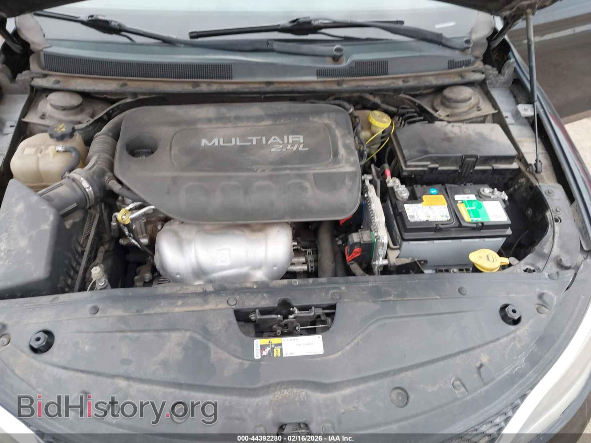 2015 CHRYSLER 200 - VIN: 1C3CCCAB0FN759396 - Фото 10
