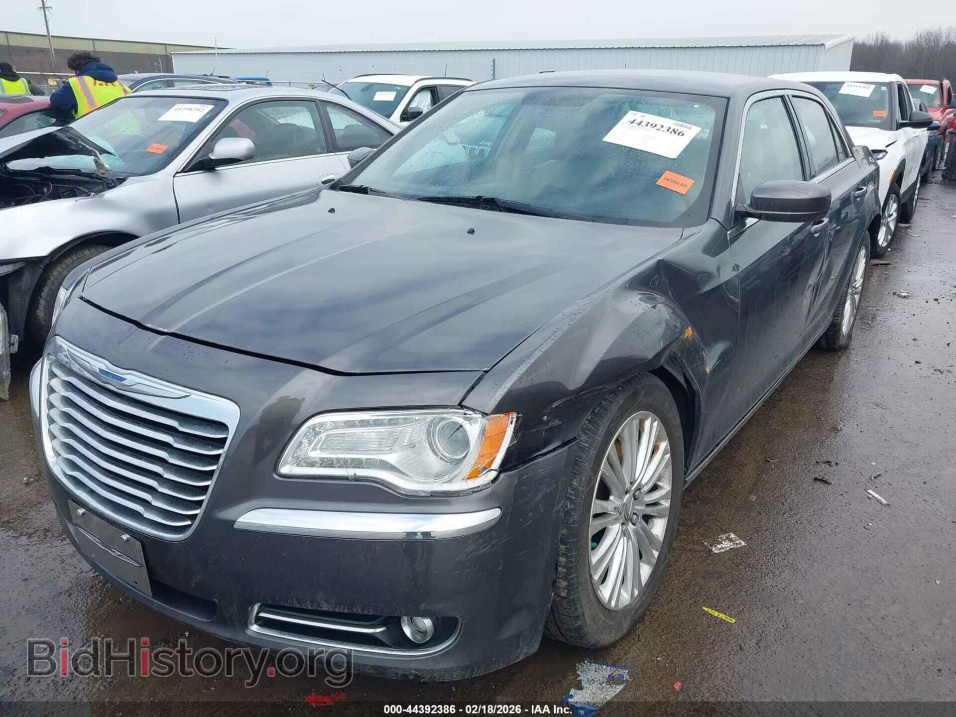 2013 CHRYSLER 300 - VIN: 2C3CCARG5DH596268 - Фото 2