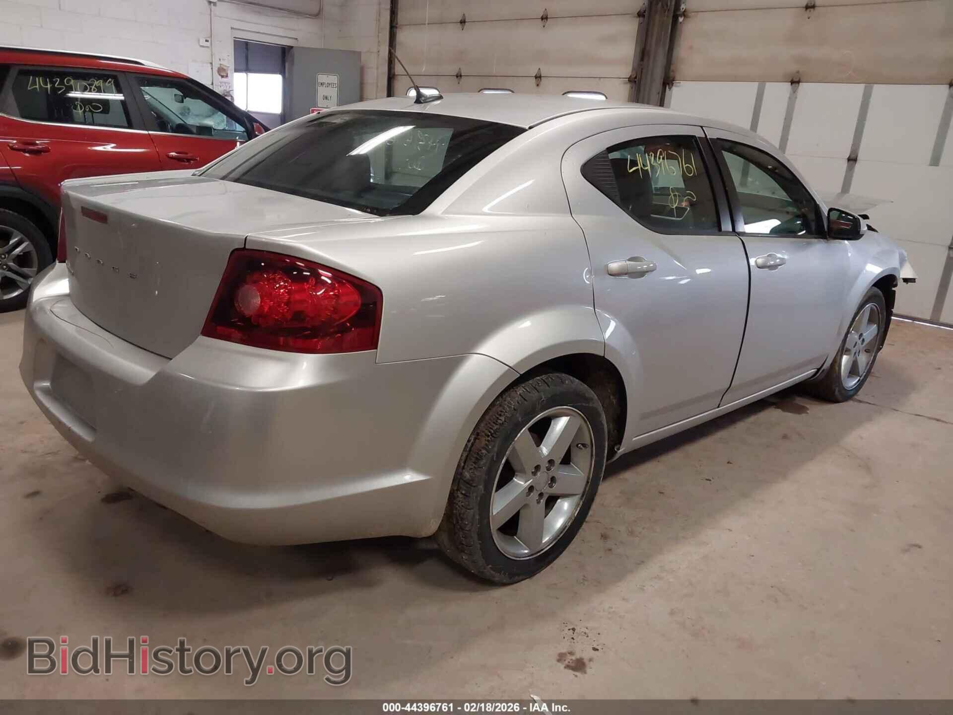 2011 DODGE AVENGER - VIN: 1B3BD2FG7BN574194 - Фото 4