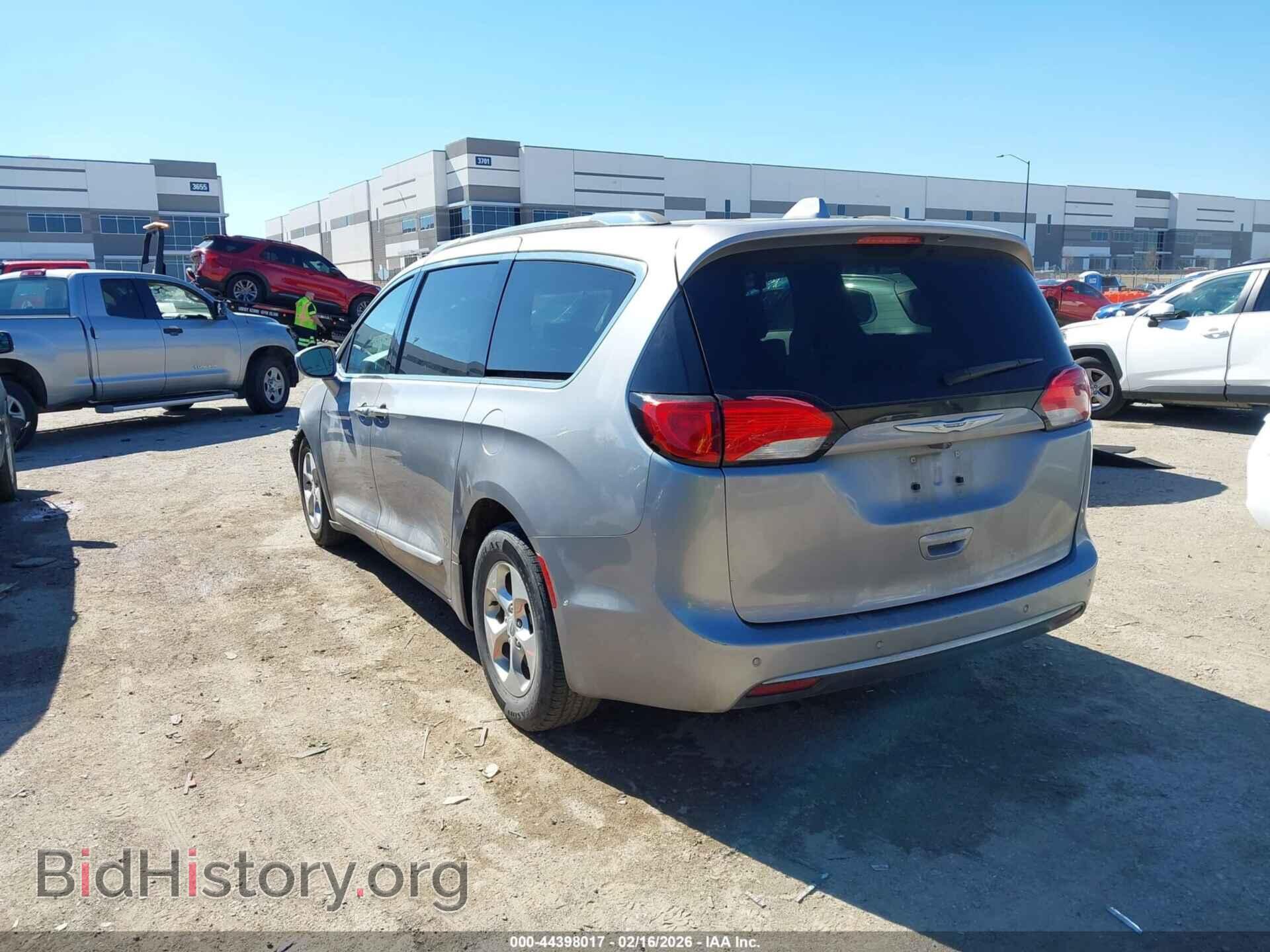 2017 CHRYSLER PACIFICA - VIN: 2C4RC1EG5HR722575 - Фото 3