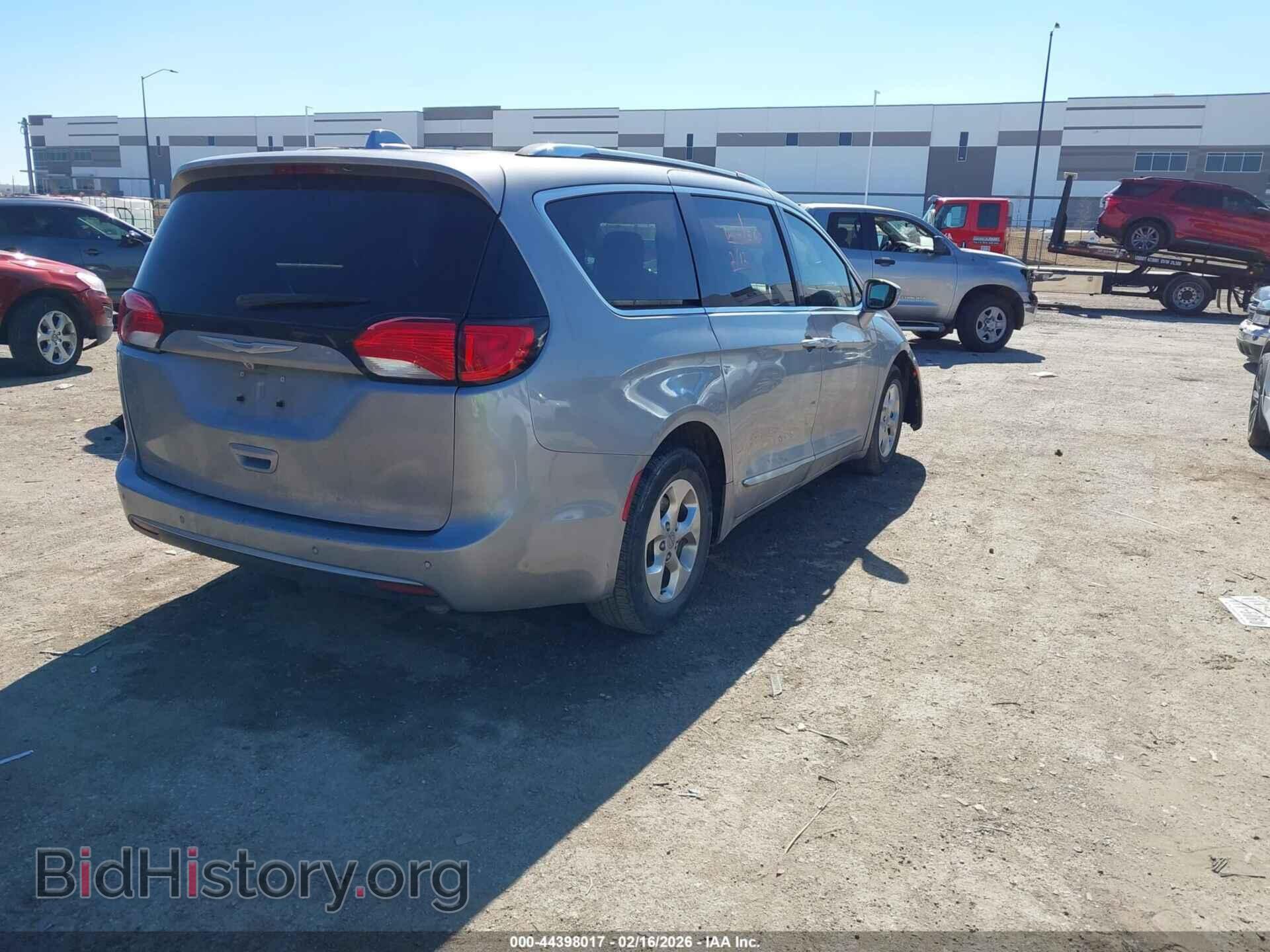 2017 CHRYSLER PACIFICA - VIN: 2C4RC1EG5HR722575 - Фото 4
