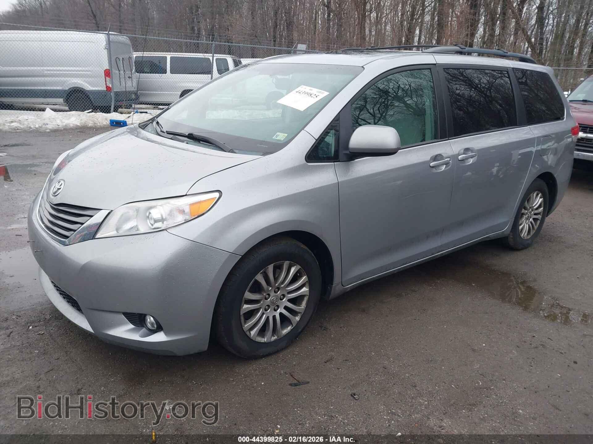 2011 TOYOTA SIENNA - VIN: 5TDYK3DC7BS173078 - Фото 2