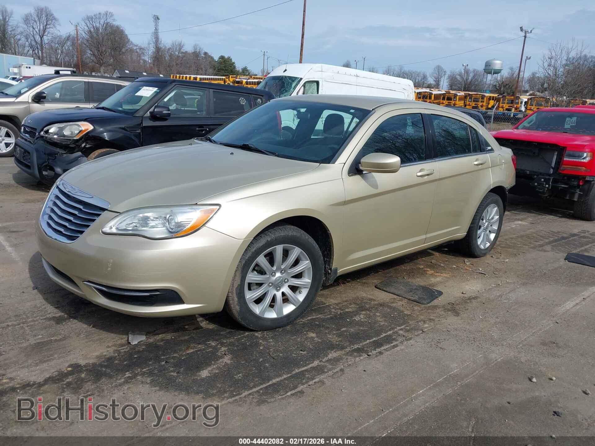 2011 CHRYSLER 200 - VIN: 1C3BC1FB5BN500731 - Фото 2