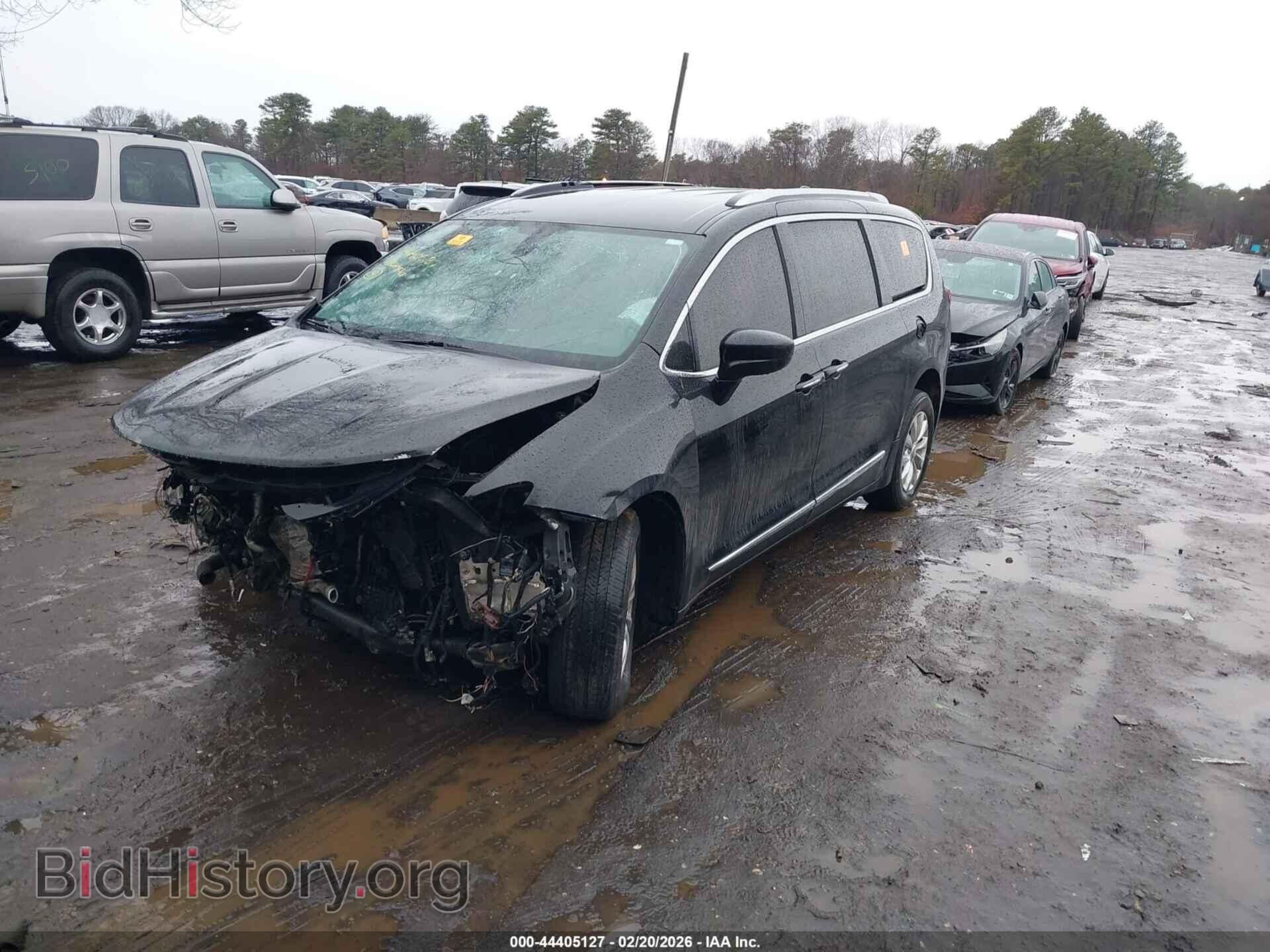 2018 CHRYSLER PACIFICA - VIN: 2C4RC1BGXJR353013 - Фото 2